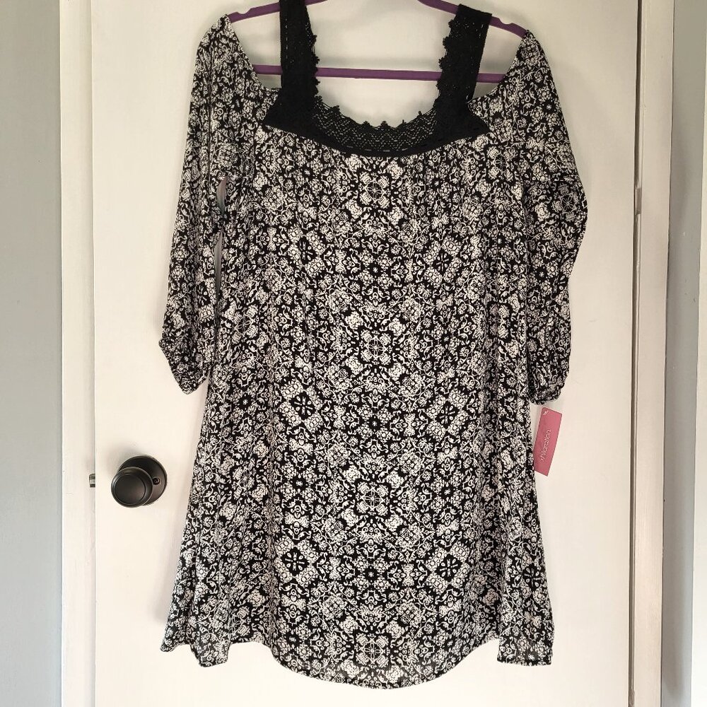 Dress Medium Black & White, off-the-shoulder lined dress NWT